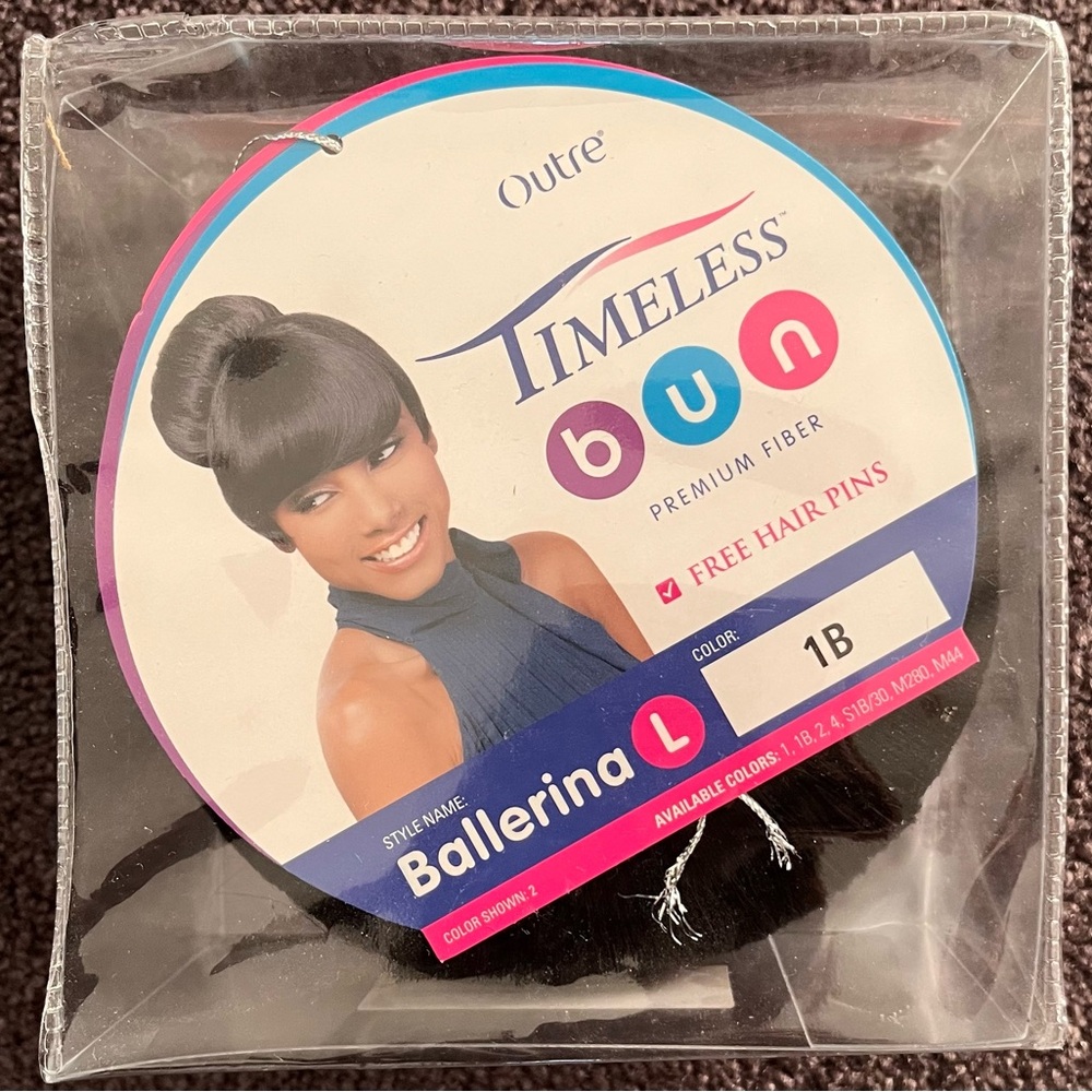 2/$20 🙌 - Instant Style is this Black Synthetic Bun Hairpiece